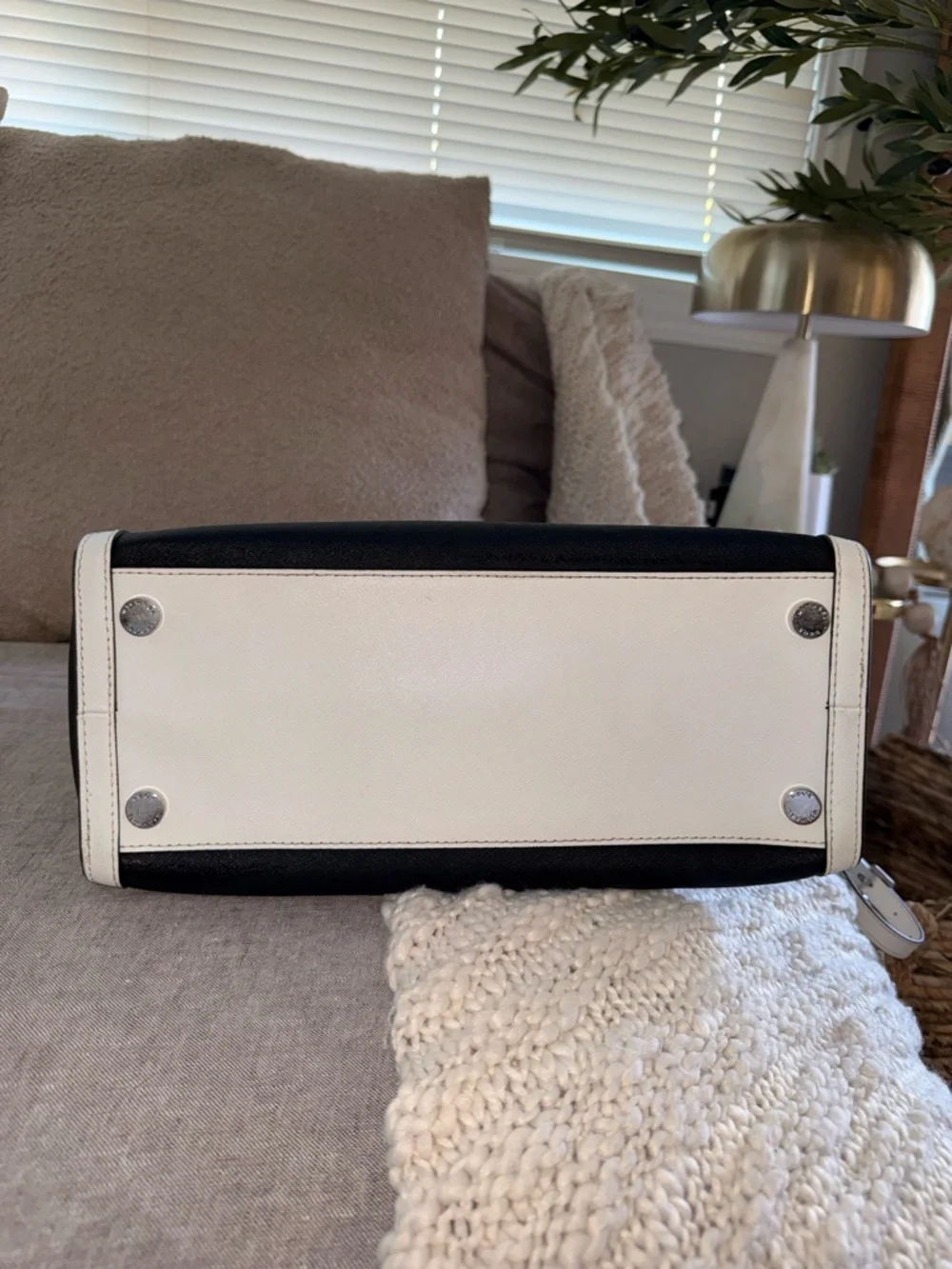 Michael Kors Large Selma white & Black crossbody Satchel Bag Silver Hardware - Picture 6 of 11